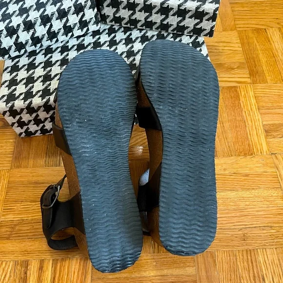 Platform Sandals by Unity In Diversity - Picture 9 of 9